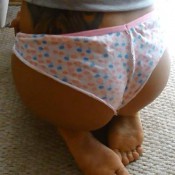 angie releases gases .. see her ass - cute ground farts angiefartland angie joy