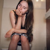 louuuud on the toilet hotdirtyivone