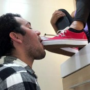 enola - vip lounge foot slave