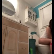 goddess_kink 18 year old on toilet