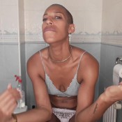 come to toilet with me 4 goldenlace