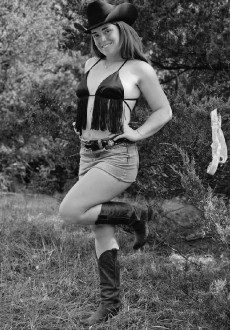 Naughtyredfarmgirl