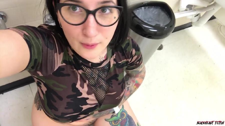 Fetish Bizarre Stinky Public Toilet Squits