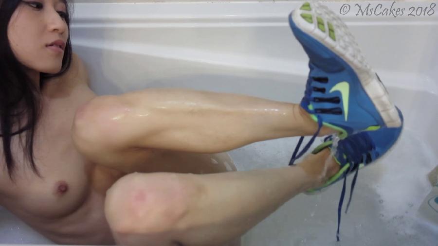 bubble bath fun with my nike sneakers hd mscakes
