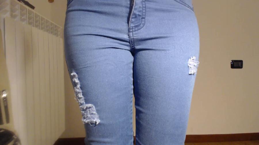 pee in my favorite tight jeans ravenfetish