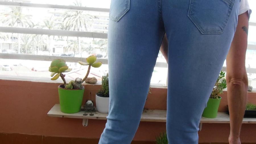 pissing in jeans when watering flowers hd lynli68