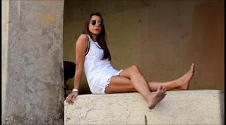 barefoot urban girls - amelie: white dress and dirty soles
