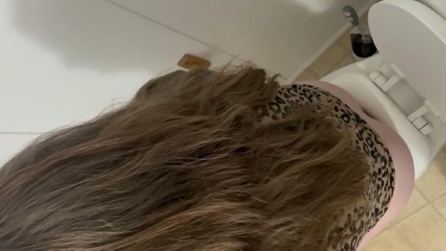 Goddessleanne69 Birds Eye View Finally After A Few Days I Can Poop. Yes Theres Farting And You Can See It Before I Flush