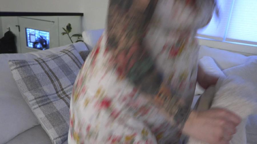 Yogabella Snowed In With Step-mommy