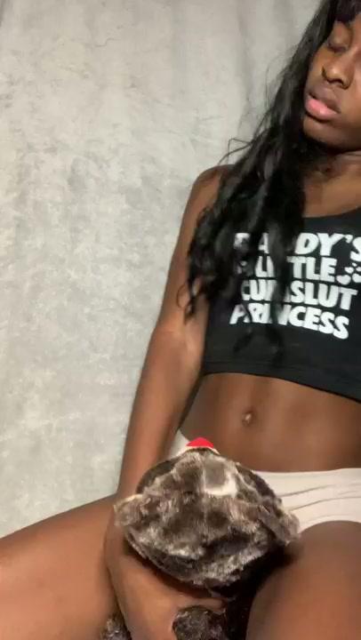 Cutiesyren Puking On My Teddy